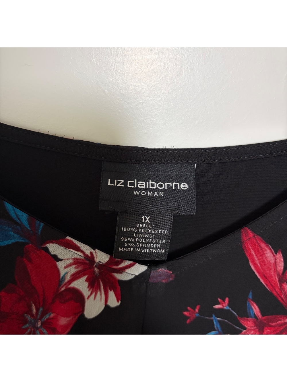 Liz Claiborne Woman Plus Size 1X Black Floral Sheer Overlay Top - Picture 5 of 6